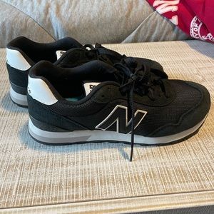 SOLD ! Womens new balance 515 black